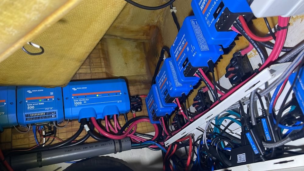 Victron MPPT and Lynx install